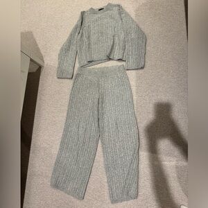 GAP Gray Knit Sweater and Pants Set